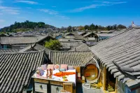 YinYue·Sifu Designer Scenic Inn (Lijiang Flagship Store) Hotels near Square Market