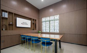 Echarm Hotel (Zhanjiang Haibin Avenue Zhong Jiangnan Shijia)