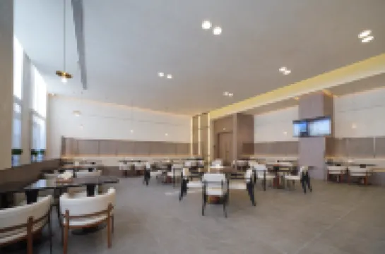 洛陽王府井王城公園地鐵站亞朵X飯店