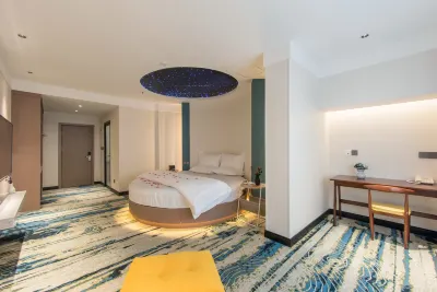 Zhongzhou Hotel (Jiaozuo High-Speed Railway Station Wangfujing Plaza)