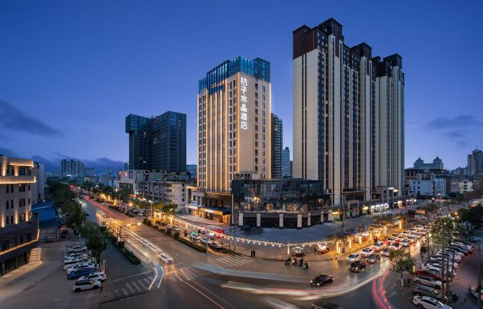 Crystal Orange Hanzhong Railway Station Center Square