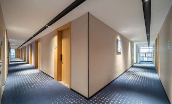 City Comfort Inn (Xi'an North Railway Station; Fengchengjiu Rd. metro station)