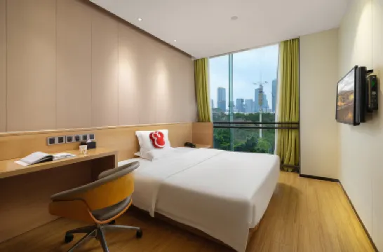 LOCALS HOTELS (Guangzhou East Railway Station Linhexi Metro Station Branch) Hotels near CITIC Plaza