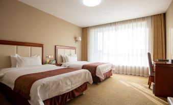 Baicheng Hexiang Hotel (Civic Plaza Haiming East Road Pedestrian Street Store)