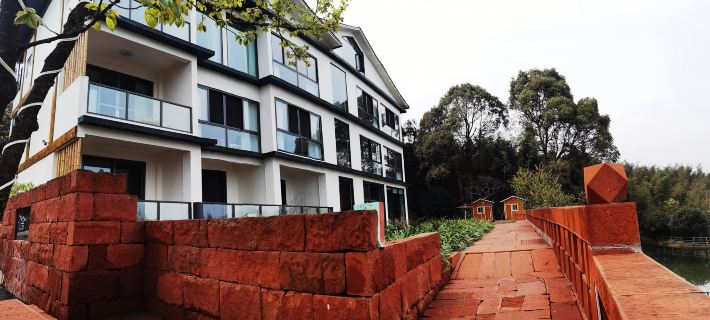 China Guizhou Zunyi No. 3, Group 3, Daba Village, Lianghekou Town, Chishui City Hotel di Chishui