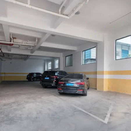 Heyue Hotel (Linyi Yunxian High speed Railway Station Store)