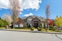 Vancouver Red House Hotels in Coquitlam