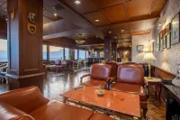 The Everest Hotel - Desayuno