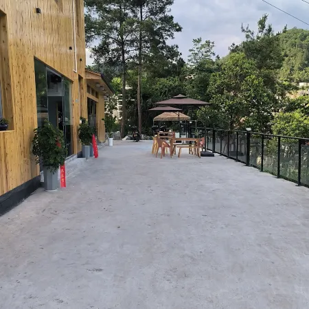 200 meters northwest of Tiansheng Bridge, Group 2, Pingshan Village, China/Hubei/Hefeng/Pingshan