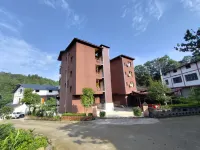 天生三橋瑗纖飯店（天坑地縫店） 天龍天坑附近的飯店