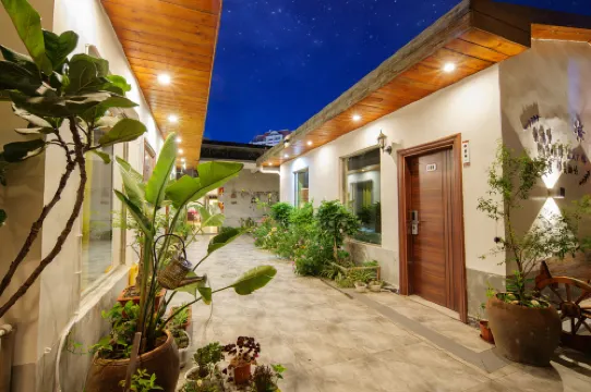 Banyan Tree Courtyard Homestay (Beihai Yintan Branch)