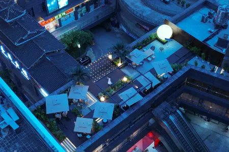 ANDZO·Anyuzhou Hotel (Guanshan Lake Park Guiyang Municipal Government Store) Отели рядом с достопримечательностью «Guiyang Kangyang Vocational University»