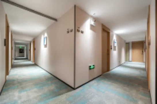 Qiyu Hotel (Futian Port Branch of Shenzhen Convention and Exhibition Center)