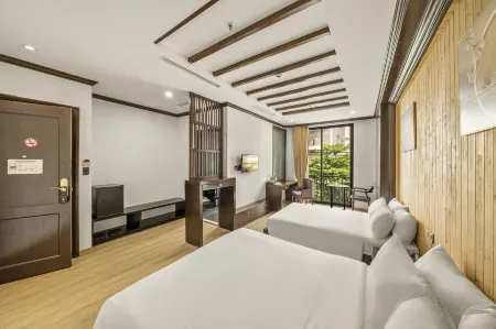 Palazzo Luxury Hotel & Bistro - Central My Khe Beach Walking Street