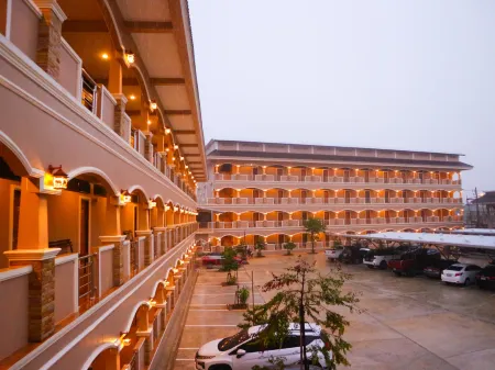 Capital O 75521 Sang Siri Apartment Отели в г. Mueang Samut Songkhram