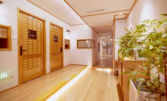 Sishitang Hot Spring Cinema Hotel (Nanjing Laomendong Confucius Temple Branch)