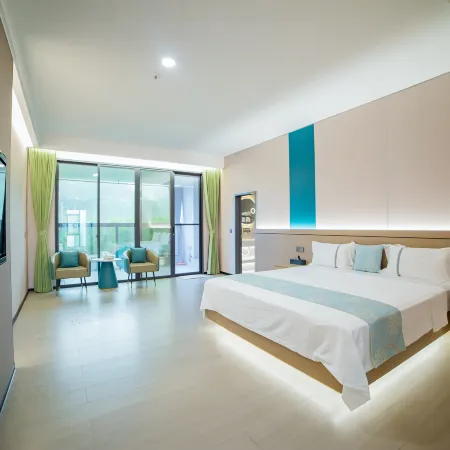 Xinfeng Shuiyuewan Hot Spring Resort Hotel