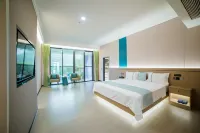 Xinfeng Shuiyuewan Hot Spring Resort Hotel