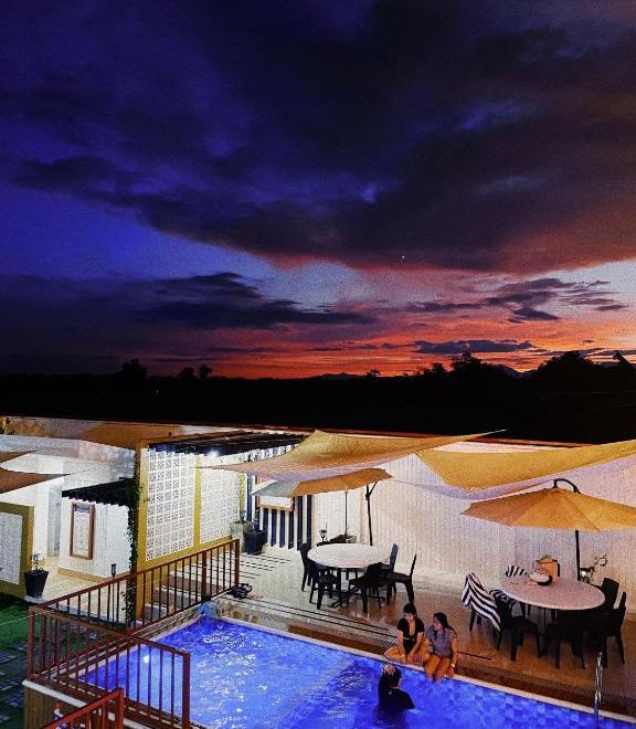 2. 어반 글램프 리..