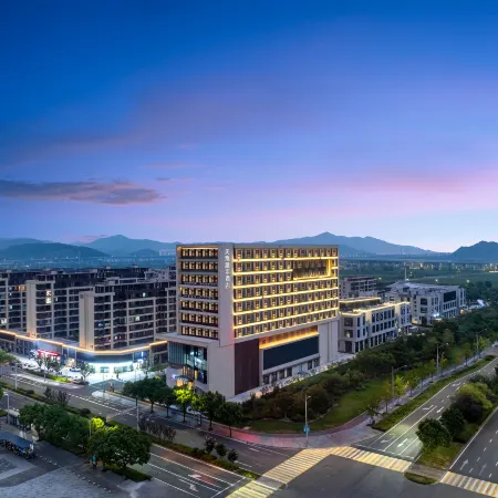 Tiangang Manfei Hotel (Ningbo Cicheng Guanshan River Subway Station Branch)