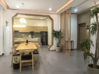 Lushan Huakai Four Seasons Homestay - parcheggio