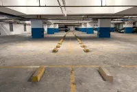 Hotel Brynton at Cameron Centrum Mall - parking