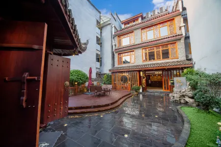 Zhuoyuan Homestay Отели рядом с достопримечательностью «Temple of the Queen of Heaven»