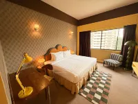 The Très Hotel Hotel dekat Menara PNS