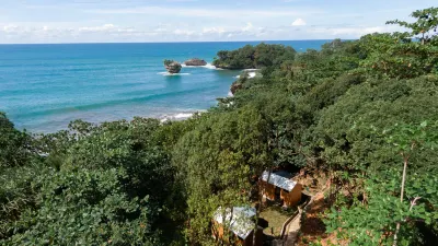 Bobocabin Madasari, Pangandaran Hotel dekat Muara Bojong Salawe