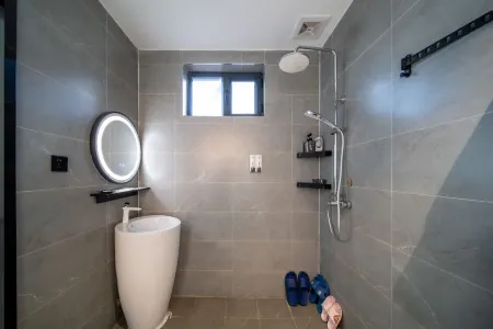 Nalati Shuimu Shangshan Jingyue Yuntang Meisu. Отели рядом с достопримечательностью «Nalati Raspberry Town»