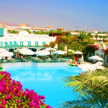 Falcon Hills Hotel Отели рядом с достопримечательностью «Мечеть Аль-Сахаба»
