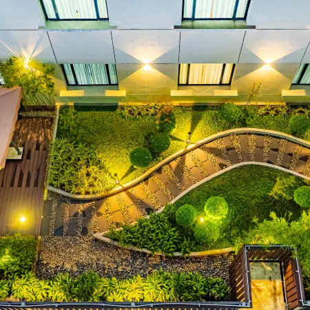 Saigon Prince Hotel Отели рядом с достопримечательностью «Манна»