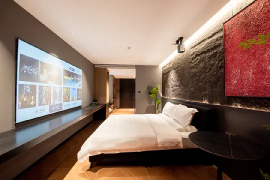 Lucky hotel Отели рядом с достопримечательностью «Tian Jiabing Gymnasium»