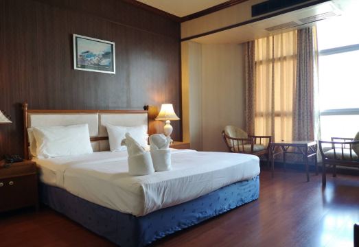 Lertthanee 호텔 로비