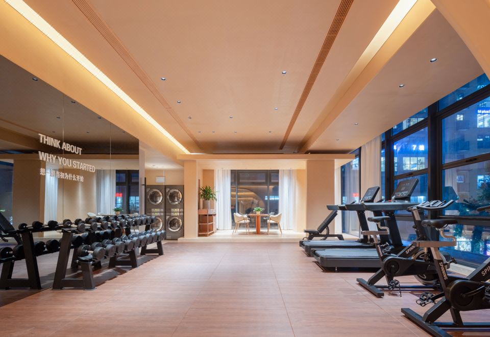 엠원 호텔의 조식 뷔페 모습