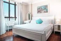 Century Bay Private Residences Hotel di Gelugor