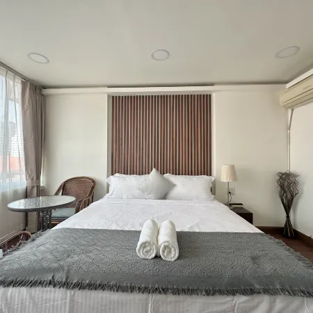 Longzhu Guesthouse Отели рядом с достопримечательностью «Asiatique - Набережная»
