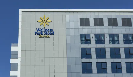 Wellness Park Hotel Bactria Отели рядом с достопримечательностью «Обсерватория Мирзо Улугбека»