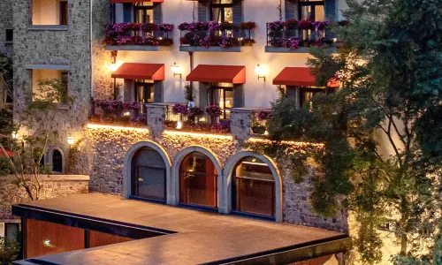 Luxehills Maison Albar Hotel