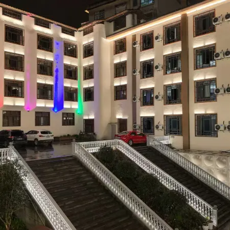 Weixin Zhaxi Hotel