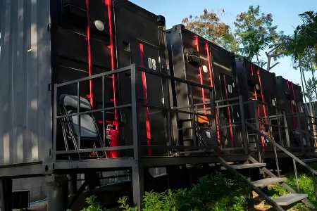 Nomads Homestay Sriracha Отели рядом с достопримечательностью «Sriracha Beach»