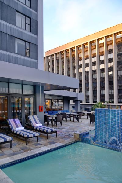 屋外プール クレスタ グランデ ケープタウンの写真