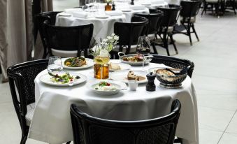 Domaine Reine Margot Paris Issy MGallery Collection