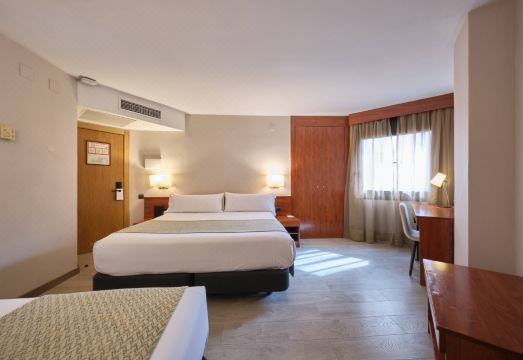 바르셀로나 호텔의 현대적인 로비