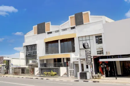 Collection O Simpang Lima Near Simpang Lima Semarang Formerly Hotel Eben Haezer Отели рядом с достопримечательностью «Лима»