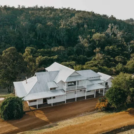 Ampersand Estates: The Homestead