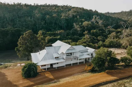 Ampersand Estates: The Homestead