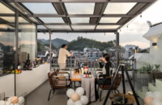 Yimengweima · View Riverside Music Homestay