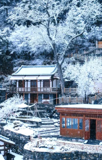 Tengri Khagan · Weizhou Manor