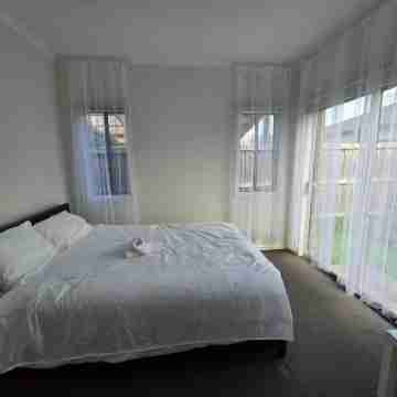 Serenity Home 7 by Hiverooms Rooms